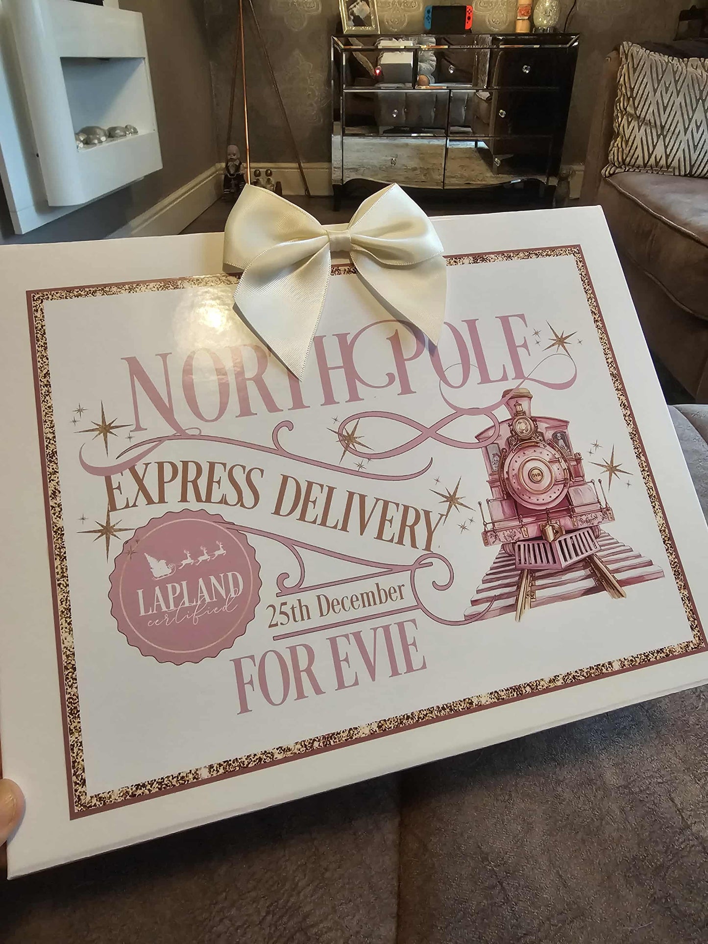 Magnetic North Pole Express Delivery Box