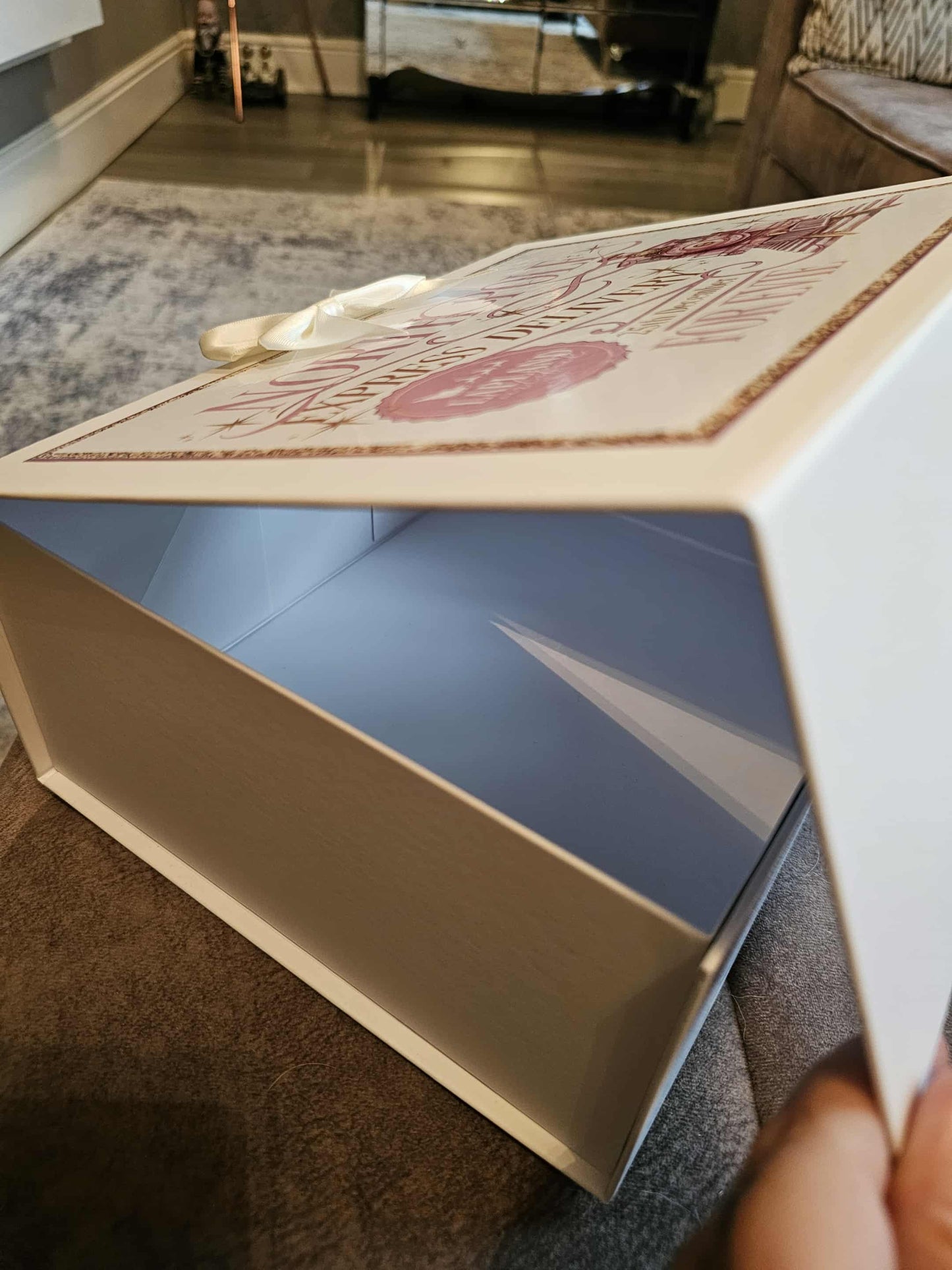 Magnetic North Pole Express Delivery Box