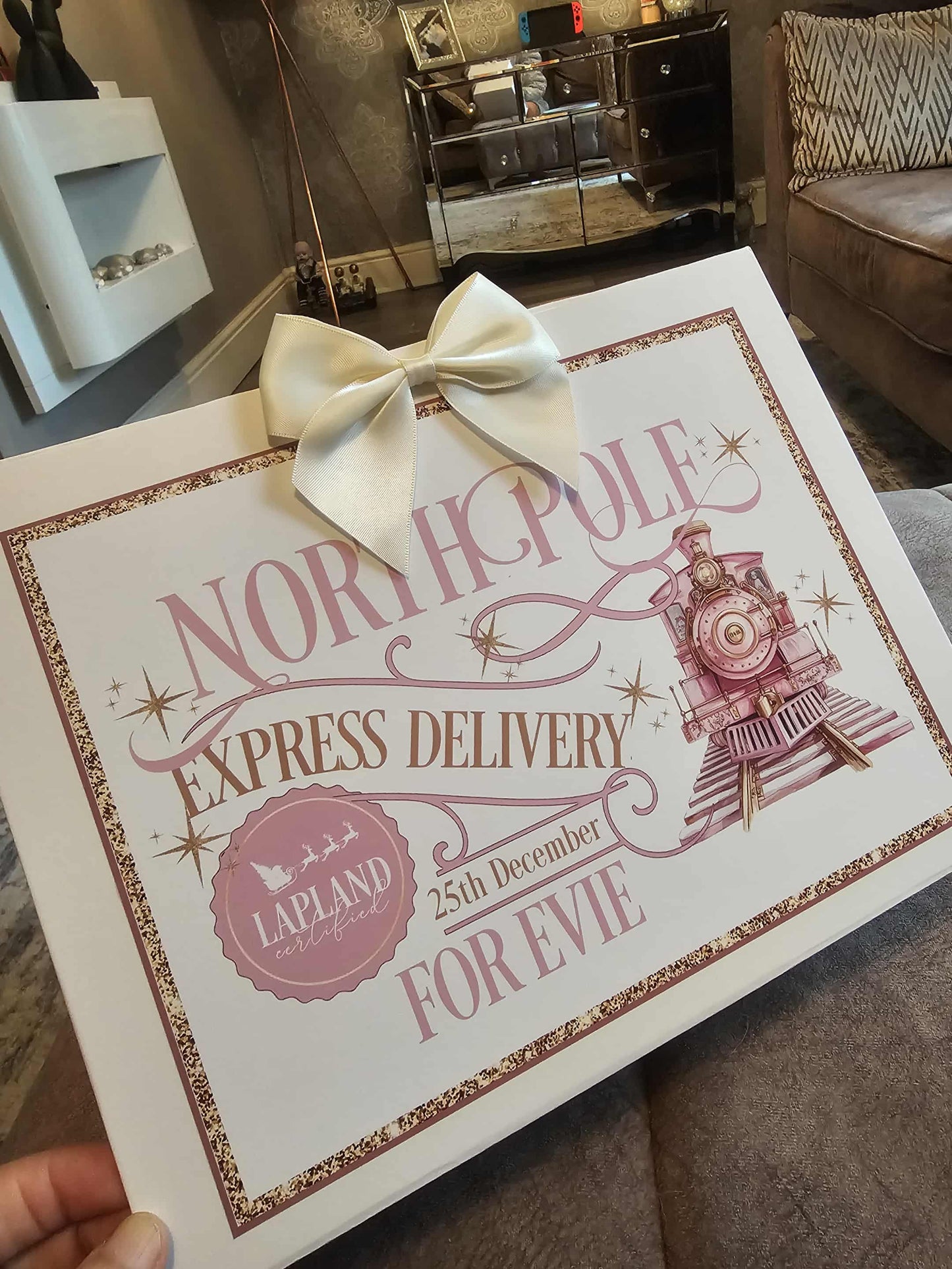 Magnetic North Pole Express Delivery Box