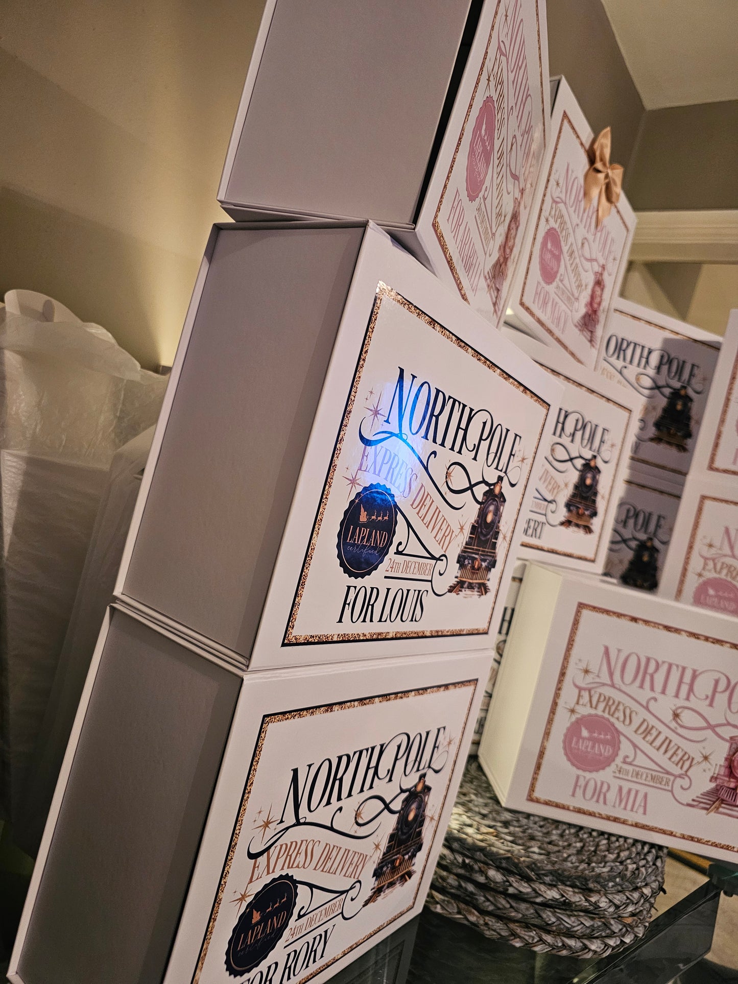 Magnetic North Pole Express Delivery Box