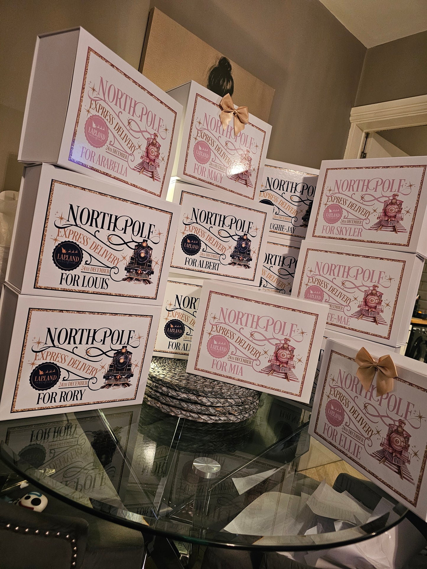 Magnetic North Pole Express Delivery Box